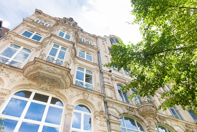 Altbau in Deutschland, Haus und Baum Berlin